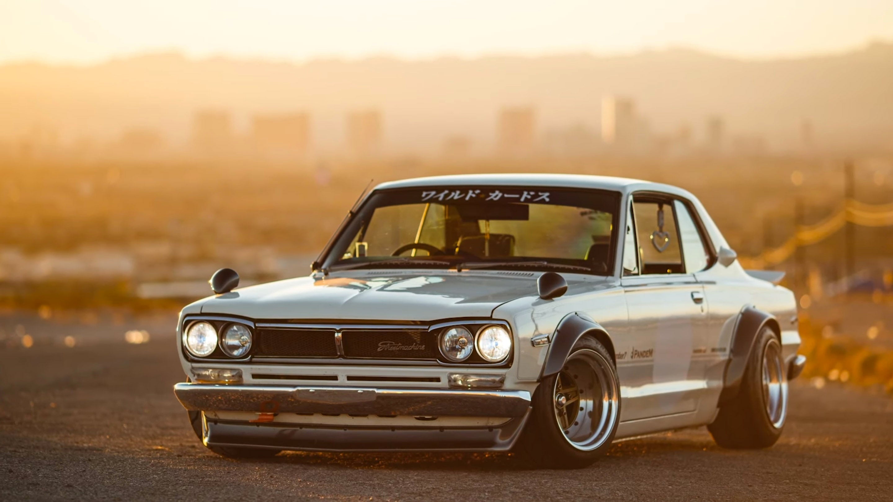 Two Skylines of our Dreams: Classic Hakosuka Nissan Skyline and R34 GT-R in Vegas