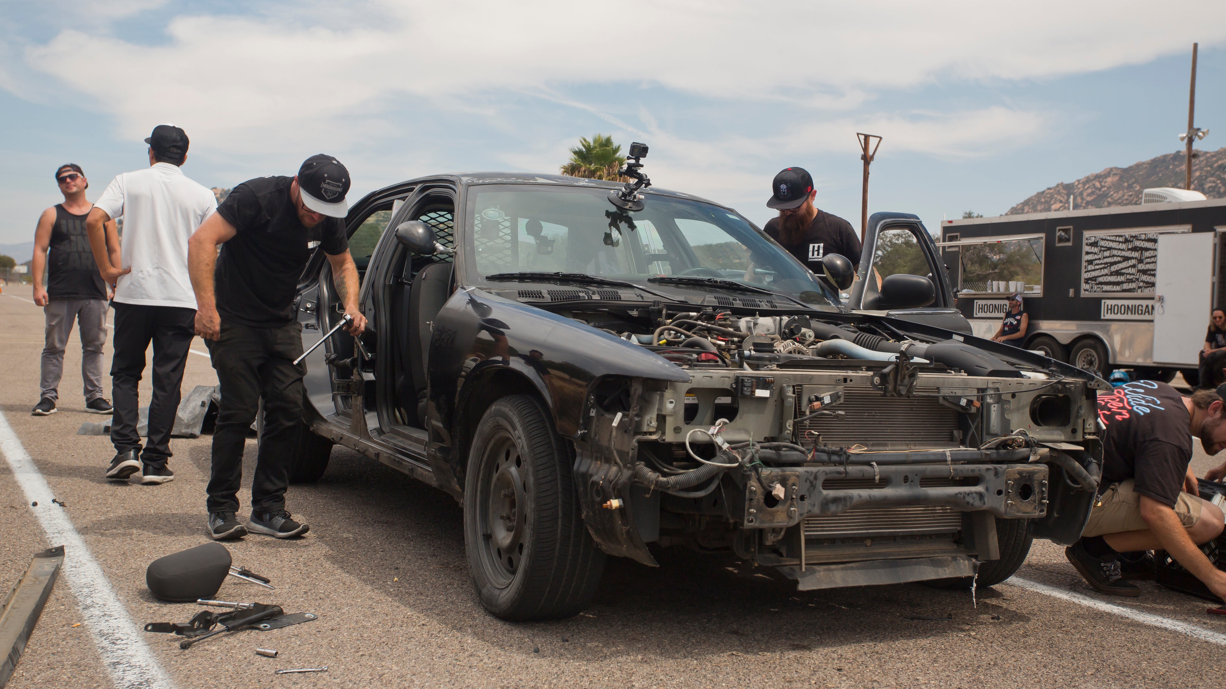 How Much Faster is This Cop Car Just by Shedding 1000lbs?
