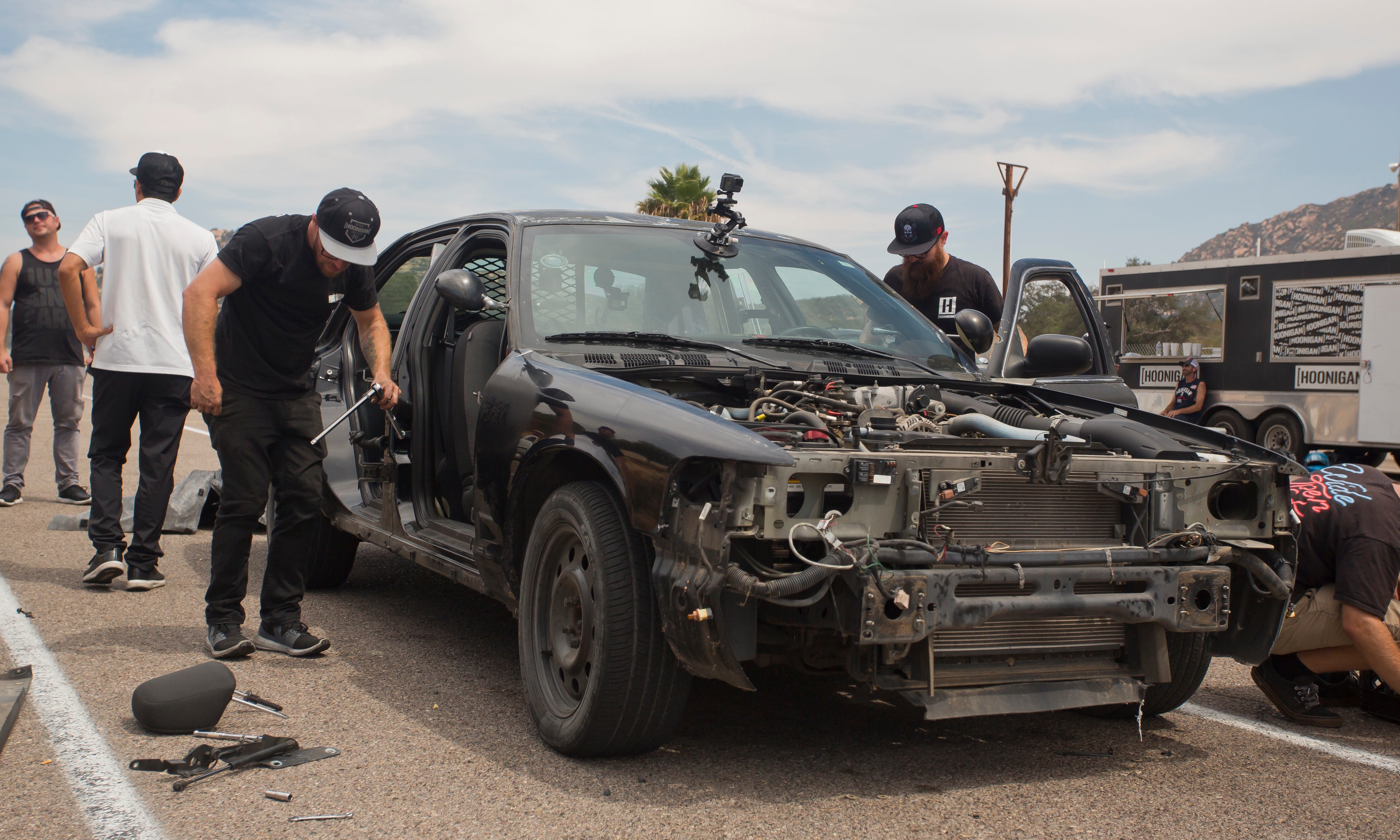 How Much Faster is This Cop Car Just by Shedding 1000lbs?